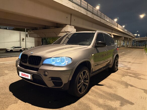 2011 BMW X5 35i II (E70) Рестайлинг, серый