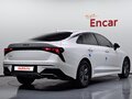 2025 Kia K5 LPi III Рестайлинг, белый - вид 1