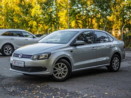 2015 Volkswagen Polo V, серебристый, 750000 рублей, вид 1