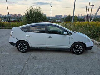 2006 Toyota Prius II Рестайлинг (XW20), серебристый, 570000 рублей, вид 4