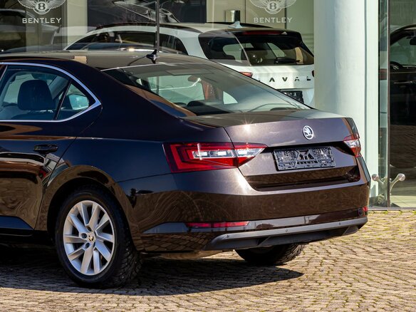2018 Skoda Superb III, коричневый - вид 9