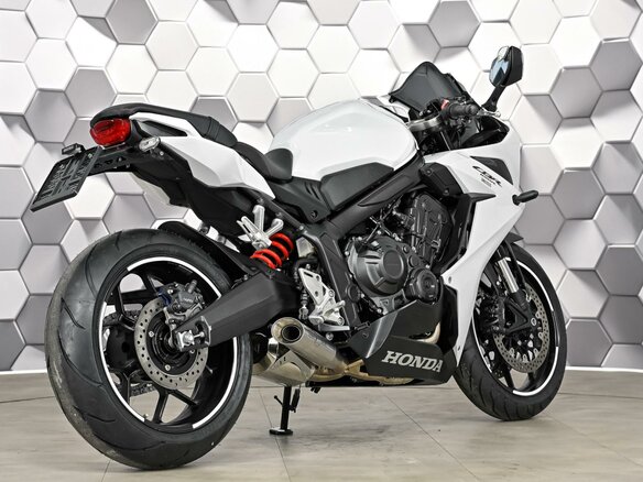 2023 Honda CBR 650R, белый, 939000 рублей - вид 6