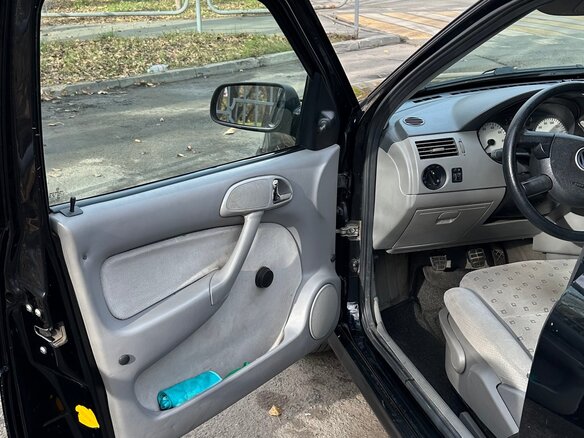 2005 Volkswagen Pointer, чёрный, 200000 рублей - вид 13
