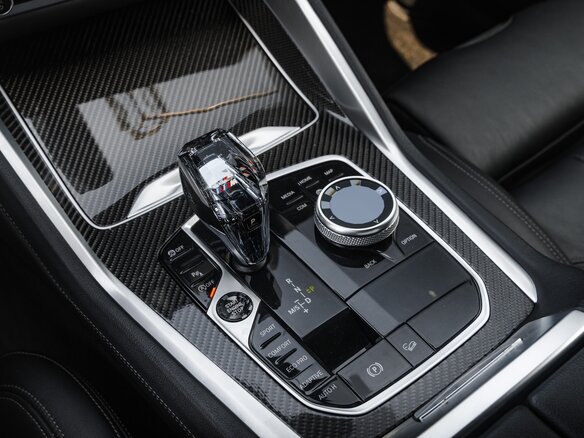2020 BMW X6 40i III (G06), белый, 7499900 рублей - вид 15