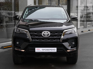 2021 Toyota Fortuner II Рестайлинг, чёрный, 4498000 рублей, вид 2