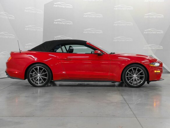 2018 Ford Mustang VI Рестайлинг, красный, 3070000 рублей - вид 5
