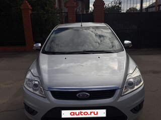 2011 Ford Focus II Рестайлинг, серебристый, 650000 рублей, вид 2