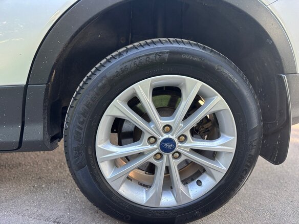 2017 Ford Kuga II Рестайлинг, серебристый, 1745000 рублей - вид 11