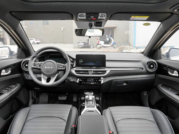 2026 Kia K3 II (China Market) Рестайлинг, белый, 2270700 рублей - вид 8
