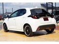 2021 Toyota Yaris IV, белый, 924000 рублей - вид 6