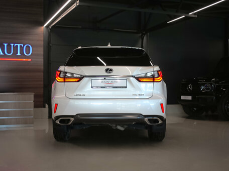 2019 Lexus RX 300 IV, белый, 4500000 рублей, вид 3