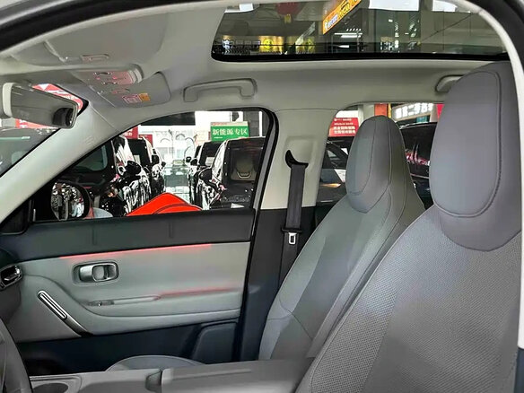 2026 Leapmotor A10 53 kWh, серый, 1890000 рублей - вид 6