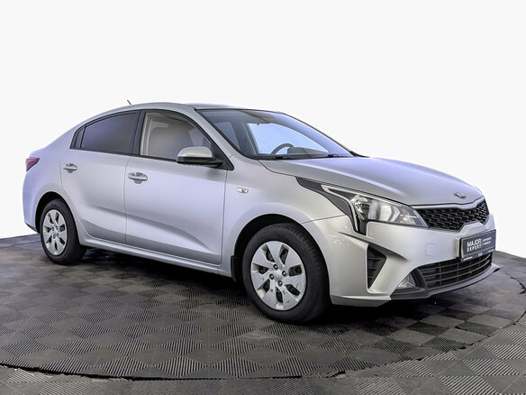 2021 Kia Rio IV Рестайлинг, серебристый, 1690000 рублей - вид 2