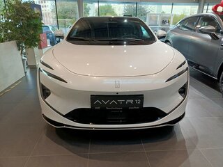 2026 Avatr 12, белый, 8290000 рублей, вид 4