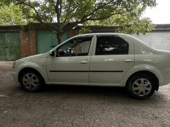 2014 Renault Logan I Рестайлинг, белый, 370000 рублей - вид 3