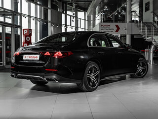 2026 Mercedes-Benz E-Класс 300 VI (W214, S214), чёрный, 9713000 рублей, вид 4