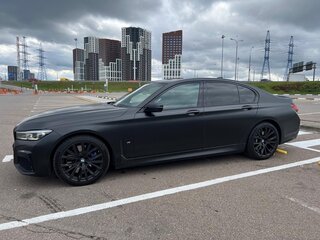 2020 BMW 7 серии 740d xDrive VI (G11/G12) Рестайлинг, чёрный, 5700000 рублей, вид 3