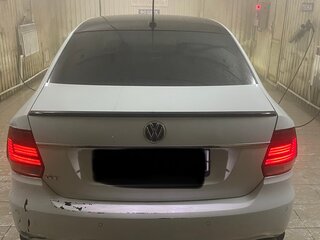 2018 Volkswagen Polo V Рестайлинг, белый, 899999 рублей, вид 3