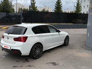 2019 BMW 1 серии 118i II (F20/F21) Рестайлинг 2, белый, 1550000 рублей, вид 3
