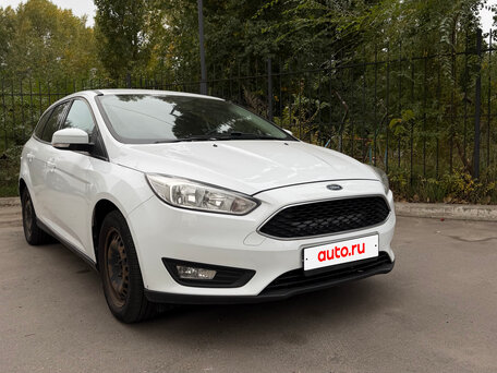 2017 Ford Focus III Рестайлинг, белый, 950000 рублей, вид 3