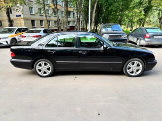 2000 Mercedes-Benz E-Класс 430 II (W210, S210) Рестайлинг, чёрный, 950000 рублей, вид 4