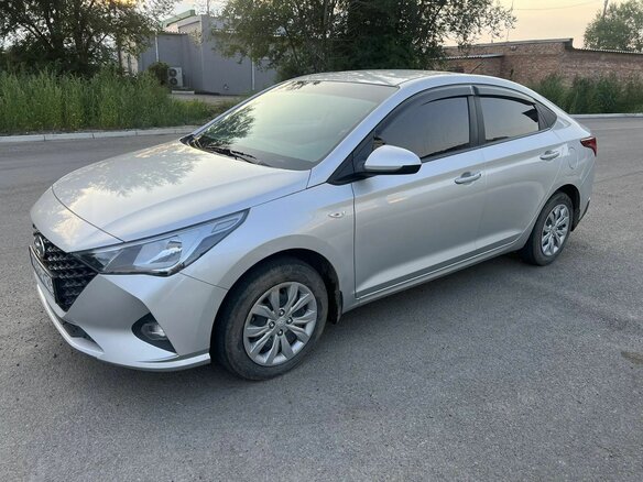 2021 Hyundai Solaris II Рестайлинг, серебристый, 1437000 рублей - вид 13