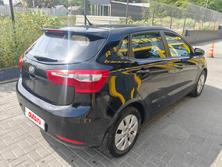 2013 Kia Rio 4-speed III, чёрный, 730000 рублей, вид 4