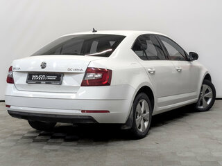 2018 Skoda Octavia III (A7) Рестайлинг, белый, 1590000 рублей, вид 5