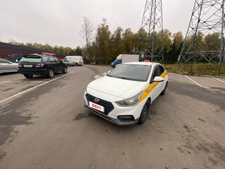2018 Hyundai Solaris II, белый, 680000 рублей, вид 1