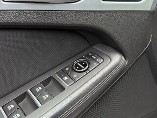 2016 Hyundai Genesis II, чёрный, 1950000 рублей, вид 4