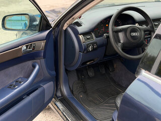 1998 Audi A6 II (C5), синий, 320000 рублей, вид 5