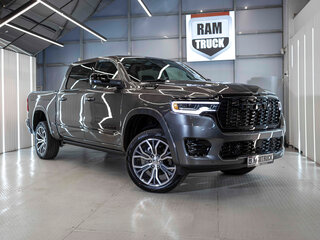 2026 Ram 1500 Crew Cab V Рестайлинг, серый, 11039895 рублей, вид 1