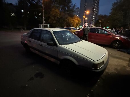 1989 Volkswagen Passat B3, белый, вид 4