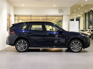 2026 BMW X1 Long 25Li xDrive III (U11/U12), чёрный, 5700000 рублей, вид 4