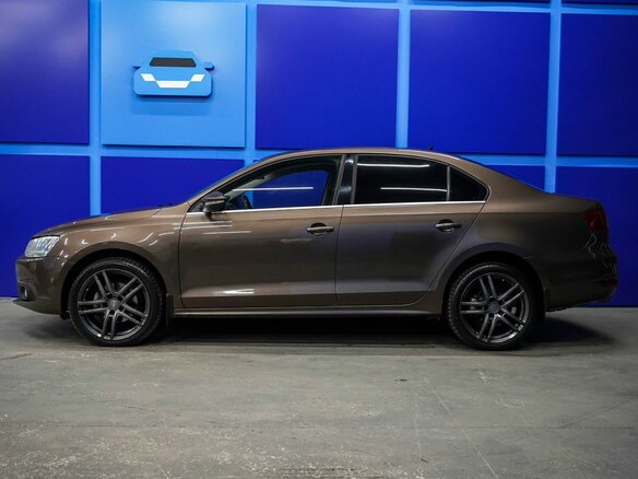 2013 Volkswagen Jetta VI, коричневый, 1250000 рублей - вид 2