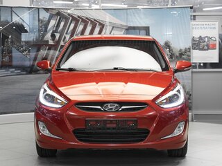2013 Hyundai Solaris I, красный, 890000 рублей, вид 2