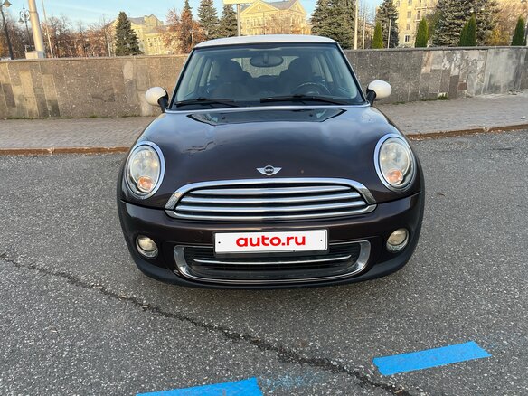 2010 Mini Hatch Cooper II (R56) Рестайлинг, коричневый, 850000 рублей - вид 1