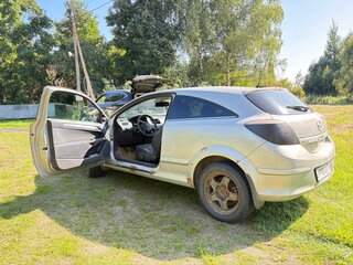 2008 Opel Astra GTC H Рестайлинг, бежевый, 220000 рублей, вид 4