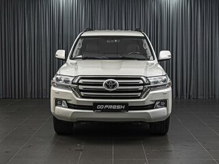2016 Toyota Land Cruiser 200 Series Рестайлинг 2, белый, 5489000 рублей, вид 3