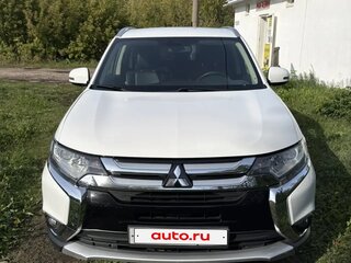 2016 Mitsubishi Outlander III Рестайлинг 2, белый, 1900000 рублей, вид 1