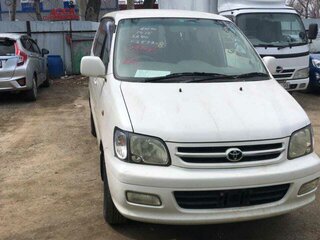 2001 Toyota Town Ace Noah III, белый, 640000 рублей, вид 1