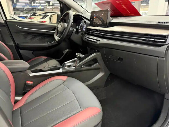 2023 Geely Vision X3 Pro, белый, 1180000 рублей - вид 15