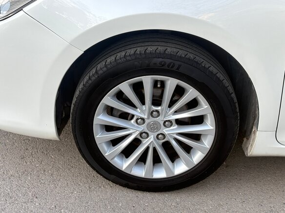 2016 Toyota Camry VII (XV50) Рестайлинг, белый, 2285000 рублей - вид 14