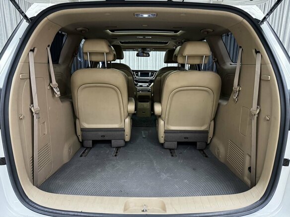 2018 Kia Carnival III, белый - вид 19