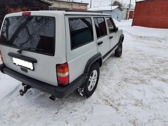 1990 Jeep Cherokee II (XJ), серый, 950000 рублей - вид 4