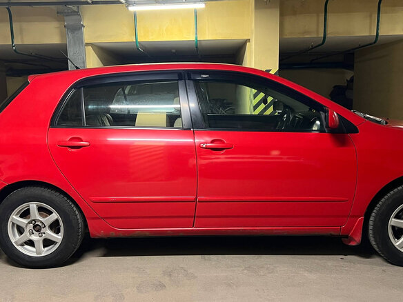 2001 Toyota Corolla Runx IX (E120, E130), красный, 450000 рублей - вид 6