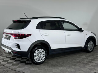 2021 Kia Rio X IV Рестайлинг, белый, 1670000 рублей, вид 5