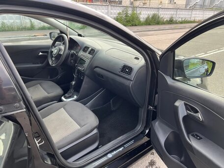 2013 Volkswagen Polo V, чёрный, 450000 рублей, вид 5