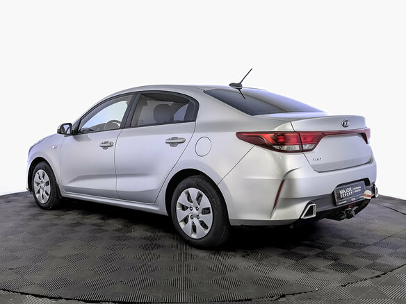 2021 Kia Rio IV Рестайлинг, серебристый, 1690000 рублей - вид 6