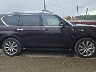 2014 Infiniti QX80 I, пурпурный, 1900000 рублей, вид 2
